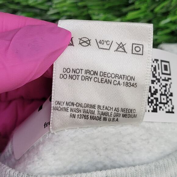 Vintage Tuttle Basketball Cropped Sweatshirt Large 22x23 USA - Picture 8 of 14